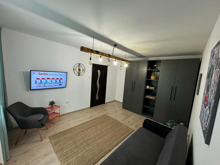 Garsonieră semidecomandată în Precista