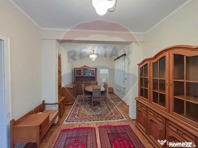 Casă cu 5 camere cu Teren 446 Mp în Ultracentral