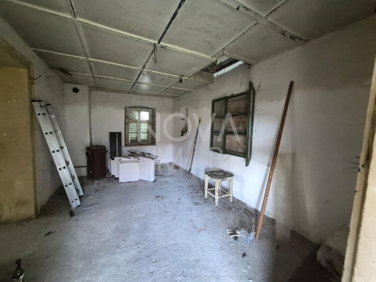 Casă individuală cu 2 camere cu Canalizare în Marpod