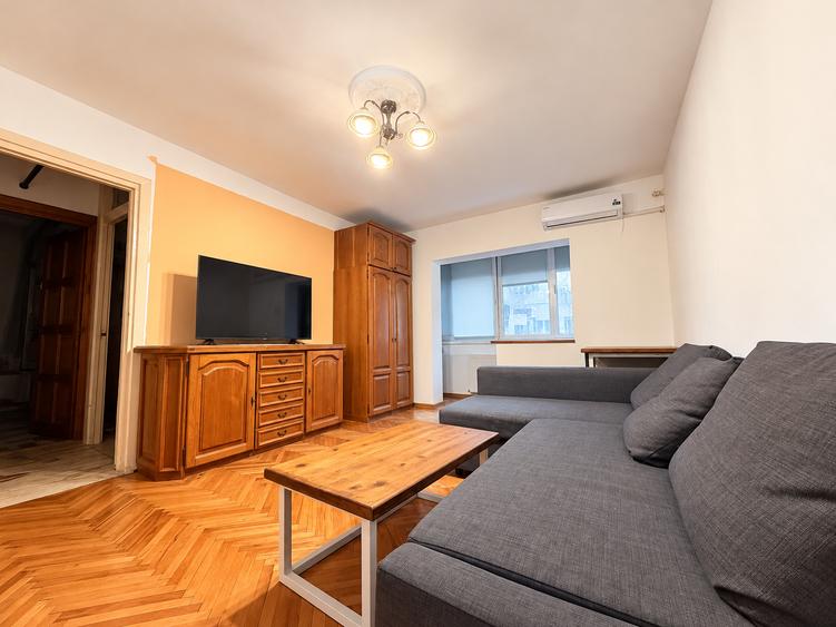 Apartament cu 2 camere semidecomandat în Soarelui