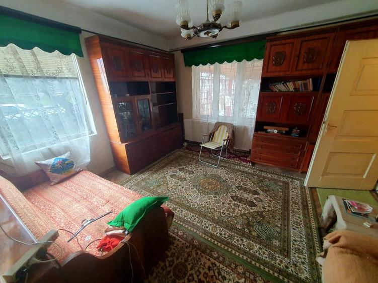 Casă individuală cu 2 camere cu Canalizare în Central