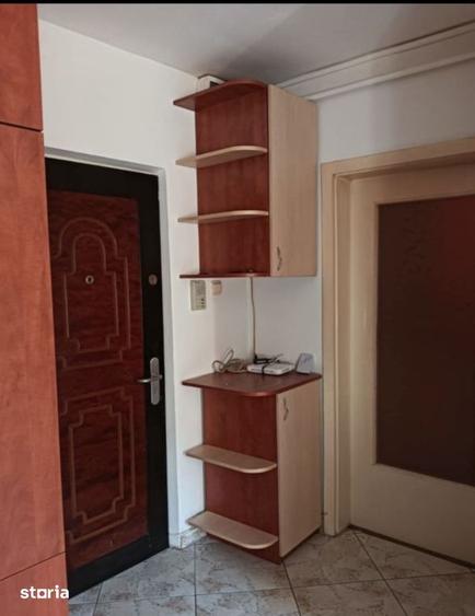 Apartament cu 3 camere decomandat în Valea Cetății