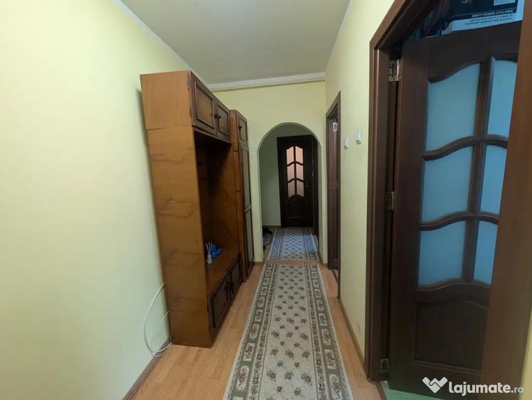 Apartament cu 2 camere decomandat în Energiei
