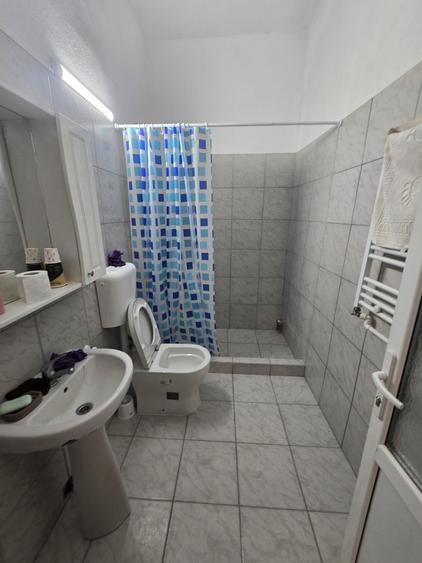Casă individuală cu 3 camere cu Canalizare în Fratelia