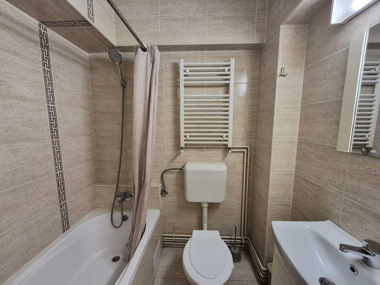 Garsonieră decomandată în Gării