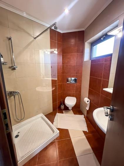 Apartament cu 3 camere semidecomandat, mobilat în Voluntari
