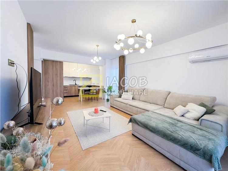 Apartament cu 2 camere semidecomandat în 9 Mai