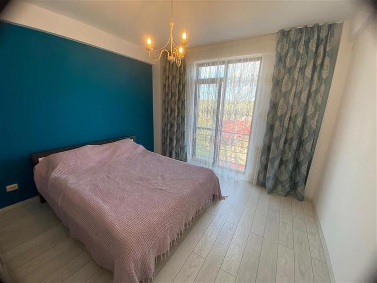 Apartament cu 3 camere decomandat în Aeroport