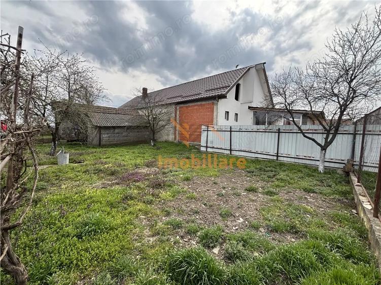 Casă cu 3 camere cu Teren 1654 Mp în Cefa