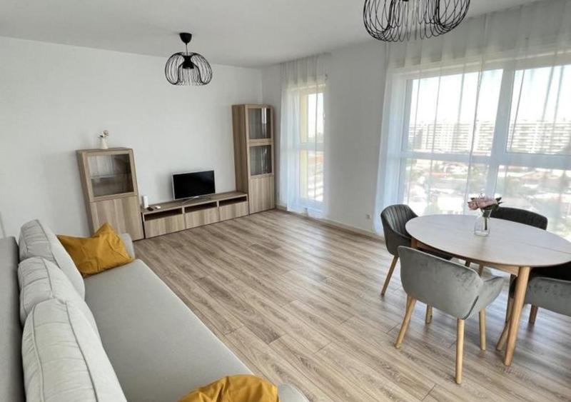 Apartament cu 2 camere semidecomandat în Pantelimon