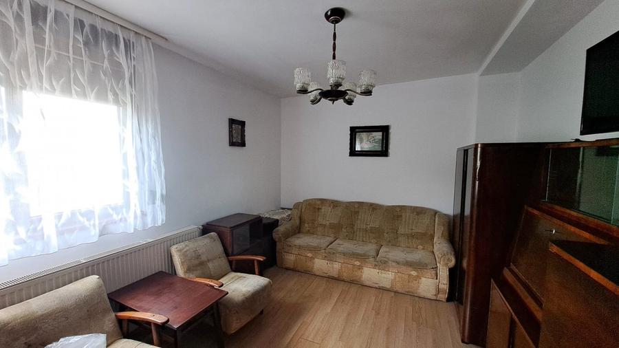 Casă individuală cu 4 camere cu Canalizare în Lipovei