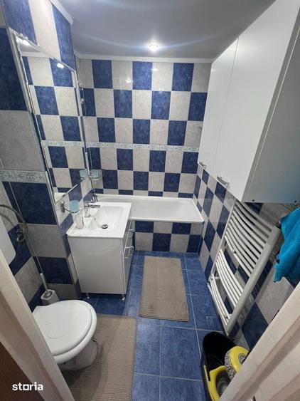 Apartament cu 3 camere decomandat în Berceni