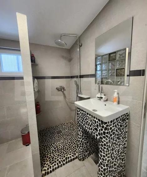 Casă cu 2 camere cu Teren 1000 Mp în Unirii