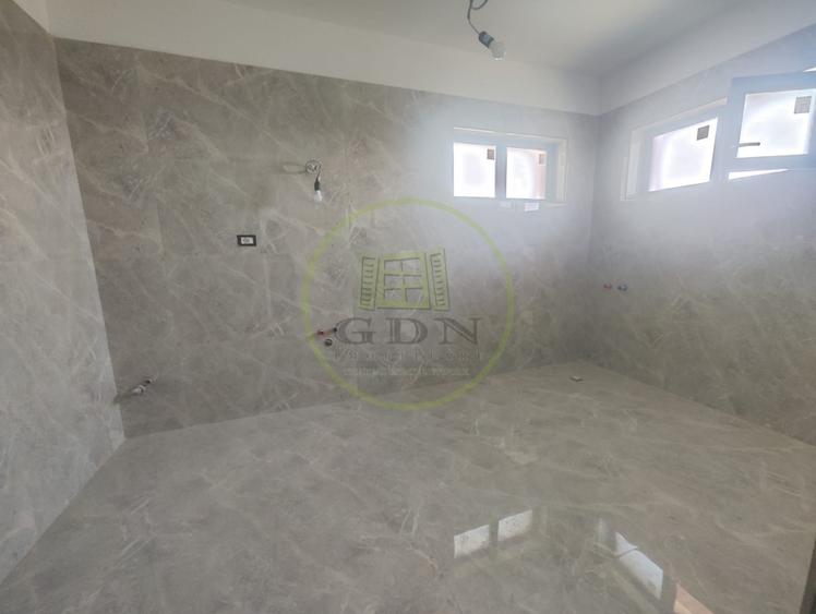 Casă individuală cu 5 camere cu Canalizare în Preajba