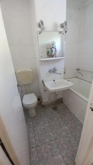 Apartament cu 3 camere decomandat în Micro 15