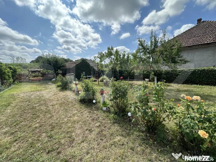 Casă cu 2 camere cu Teren 2963 Mp în Central