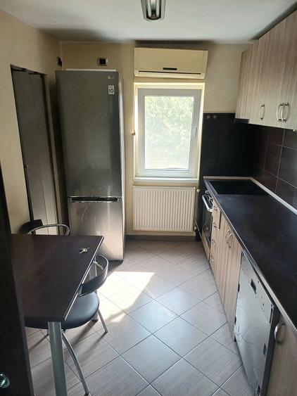 Apartament cu 2 camere semidecomandat în Aradului