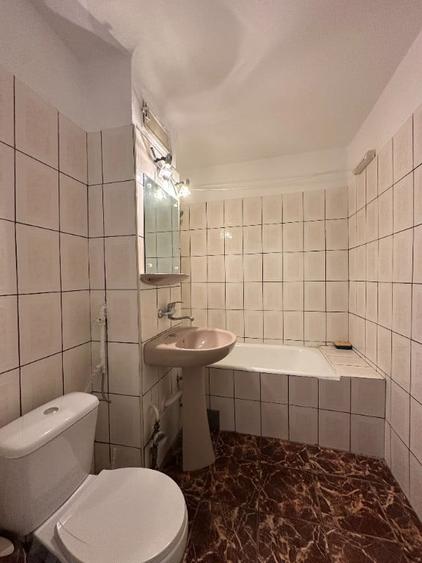 Apartament cu 2 camere decomandat în Malu Roșu