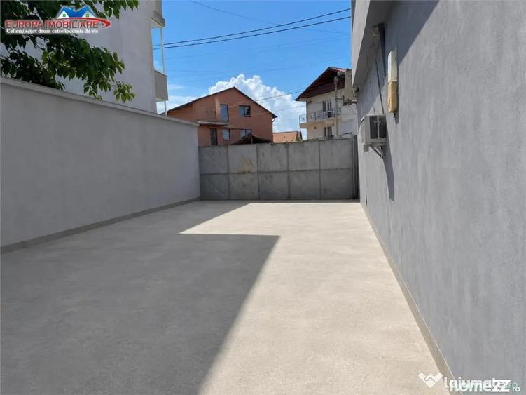Spațiu comercial, de 450 mp, în Vest