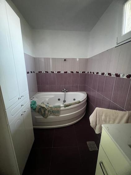 Casă individuală cu 3 camere cu Teren 1493 Mp în Periferie