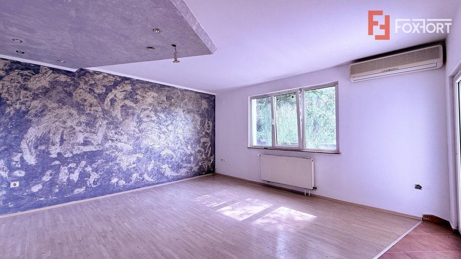Casă individuală cu 5 camere cu Canalizare în Dumbrăvița