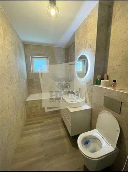 Apartament cu 3 camere semidecomandat, mobilat în Piața Cluj