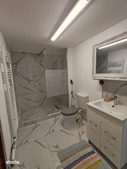 Casă cu 6 camere cu Teren 962 Mp în Groși