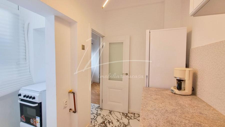 Apartament cu 2 camere semidecomandat, mobilat în Sala Palatului
