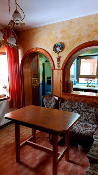 Casă individuală cu 5 camere cu Canalizare în Cornu de Sus (Cornu)