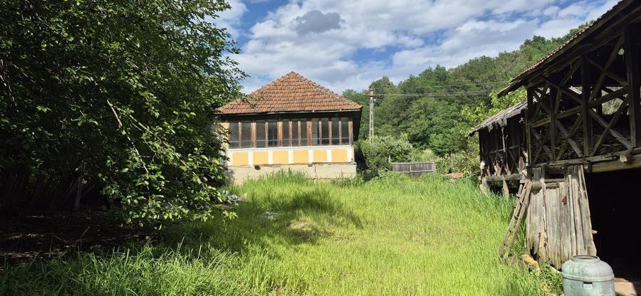 Casă cu 3 camere în Scundu