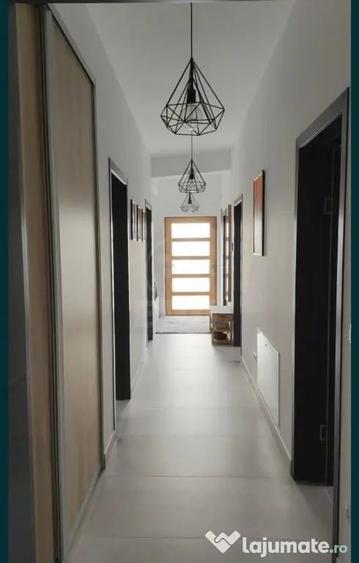 Casă cu 4 camere cu Teren 393 Mp în Gilău