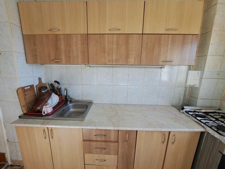 Apartament cu 2 camere semidecomandat în P-ța Muncii