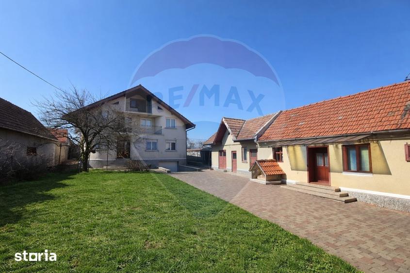 Casă cu 7 camere cu Teren 5175 Mp în Vințu de Jos