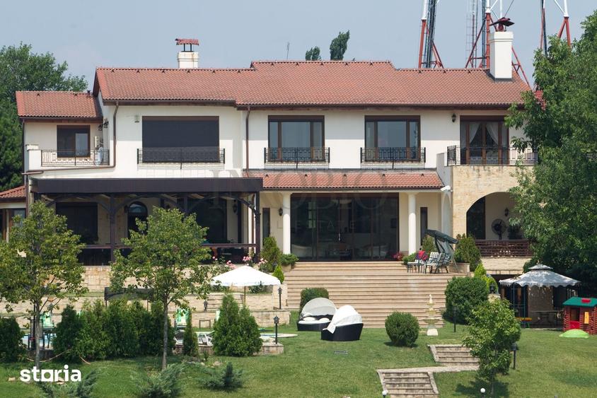 Casă cu 10 camere cu Teren 3000 Mp în Gruiu