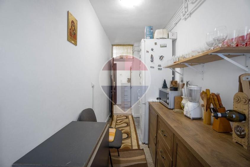 Garsonieră decomandată în Noua