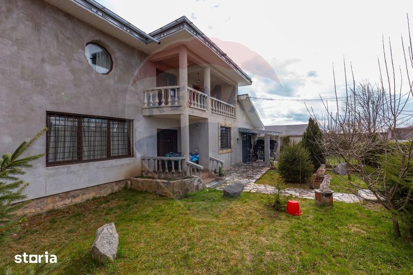 Casă cu 7 camere cu Teren 1020 Mp în Mărgineni