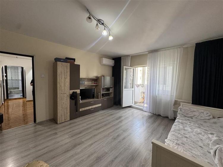 Apartament cu 2 camere decomandat, mobilat în 13 Septembrie