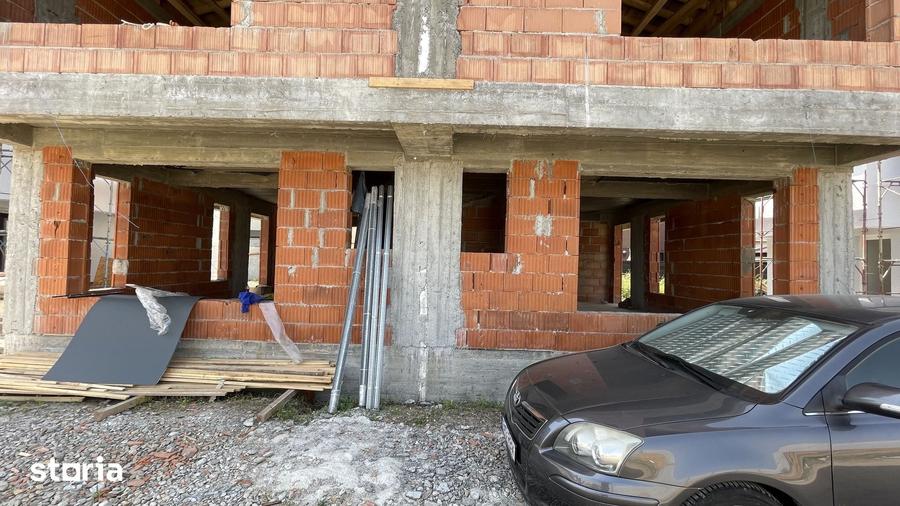 Casă cu 4 camere cu Teren 200 Mp în Tunari