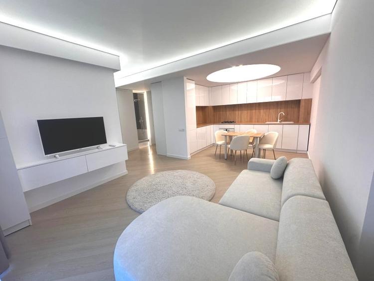 Apartament cu 3 camere semidecomandat, mobilat în Pipera — fotografia 2