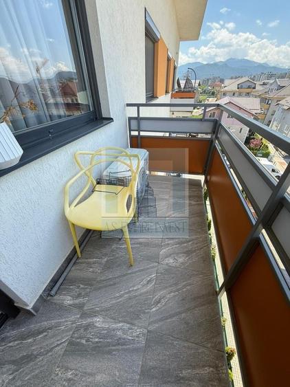 Apartament cu 2 camere decomandat în Tractorul