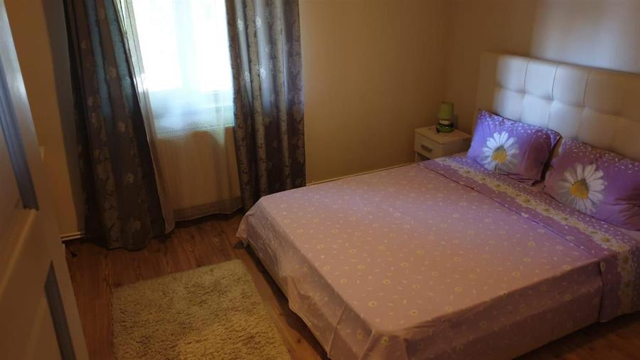 Casă individuală cu 3 camere cu Canalizare în Chiscani