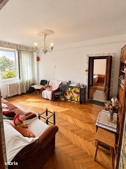 Apartament cu 3 camere semidecomandat în Hipodrom