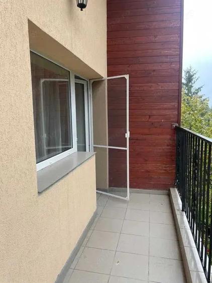 Apartament cu 5 camere decomandat în 7 Noiembrie