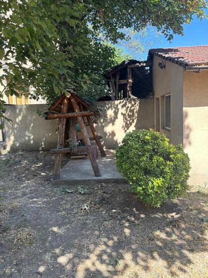 Casă cu 2 camere cu Teren 400 Mp în Central