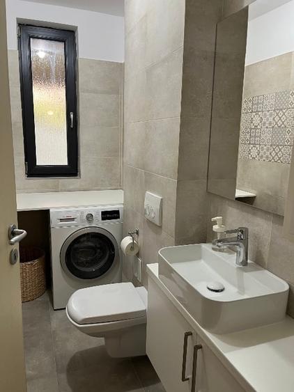 Apartament cu 3 camere decomandat, mobilat în Dumbrăvița