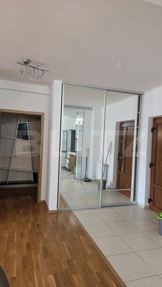Apartament cu 3 camere decomandat, mobilat în Dumbrăvița