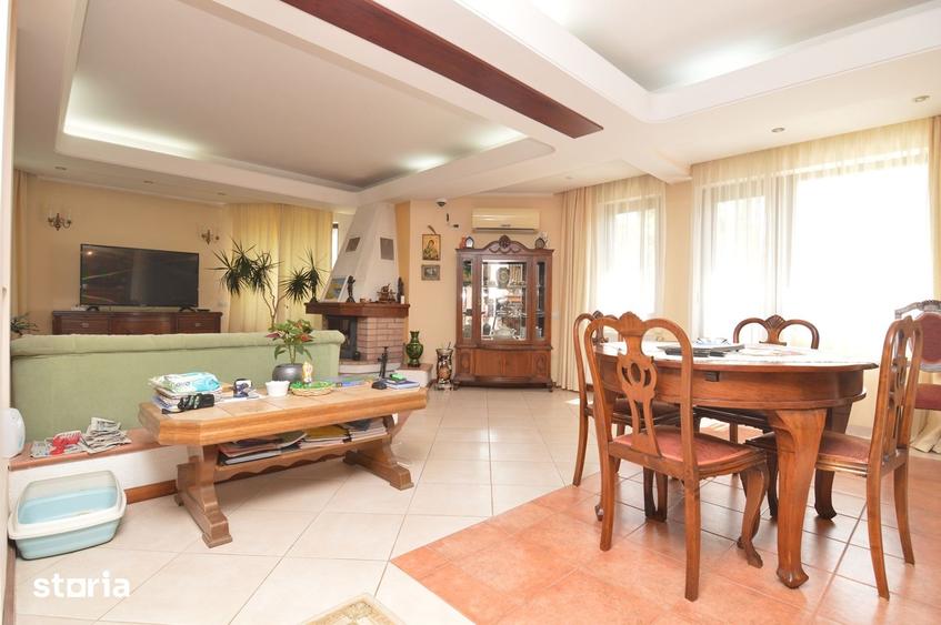 Casă cu 6 camere cu Teren 1081 Mp în Central