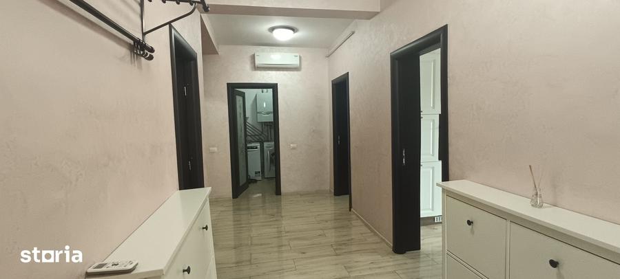 Casă cu 10 camere cu Teren 1274 Mp în Calea București
