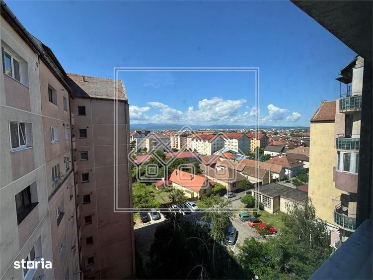 De inchiriat apartament 3 camere, 2 bai, 72 mp utili, etaj intermediar - 17