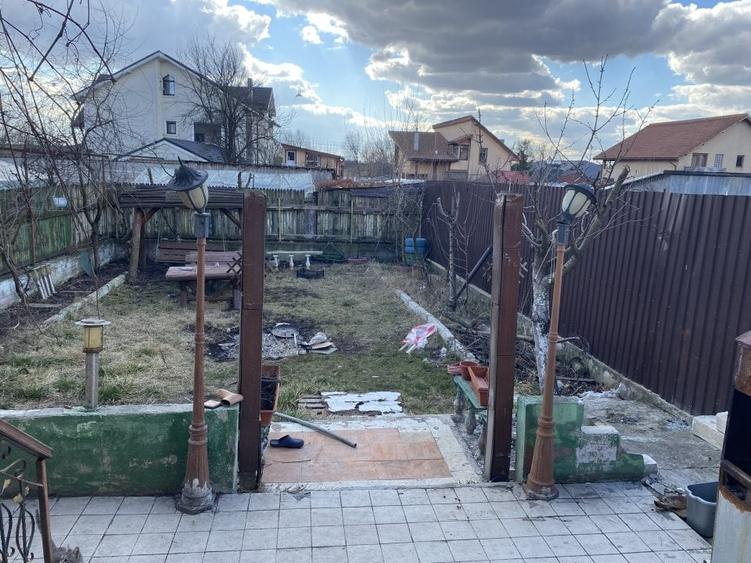 Casă cu 8 camere cu Canalizare în Afumați